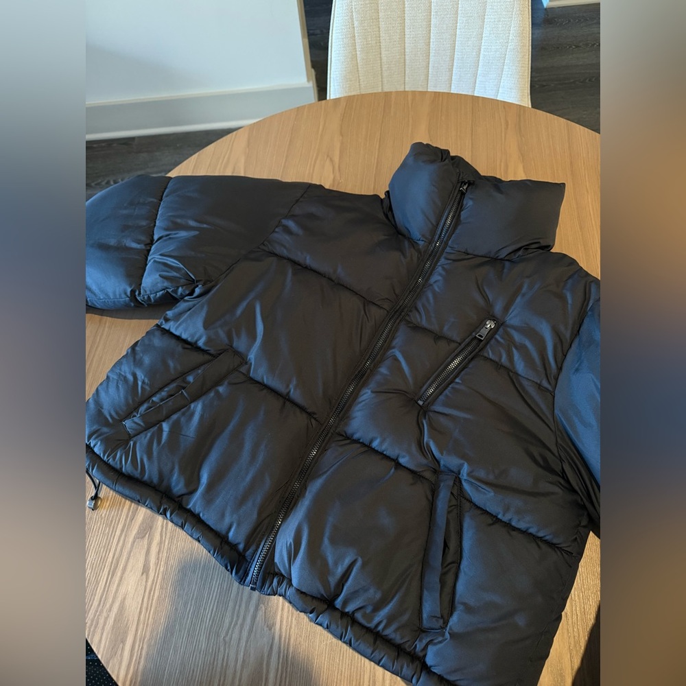 CUTE Black Puffer Coat - Size Medium! Perfect condition